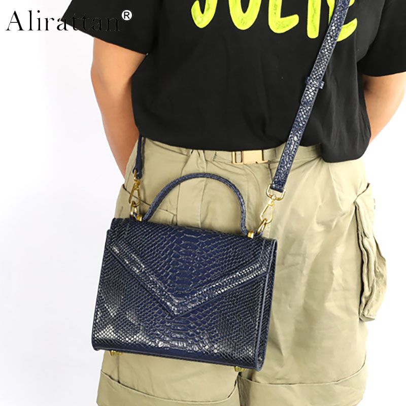 Dubai Women New Snake Pattern  - Women Bags In Dubai recension och pris