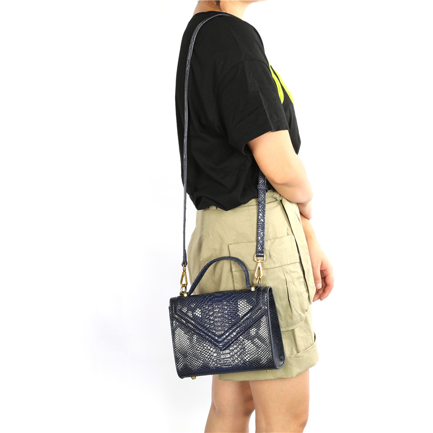 Dubai Women New Snake Pattern  - Women Bags In Dubai recension och pris