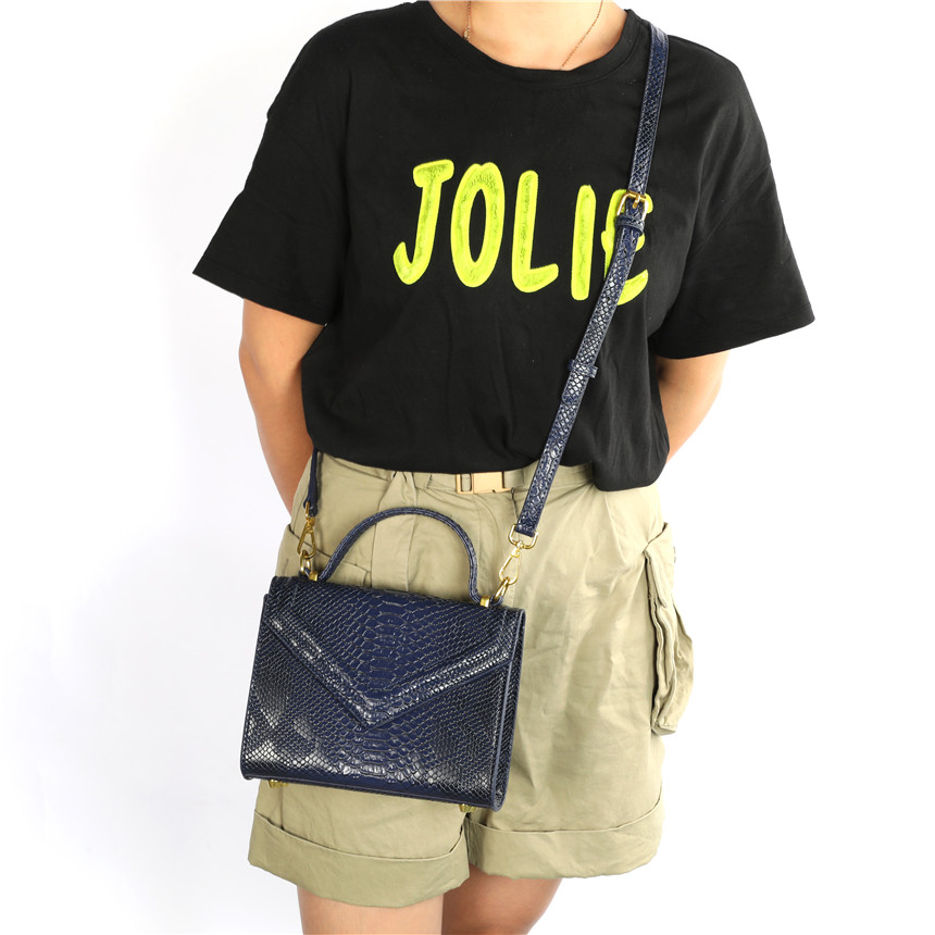 Dubai Women New Snake Pattern  - Women Bags In Dubai recension och pris